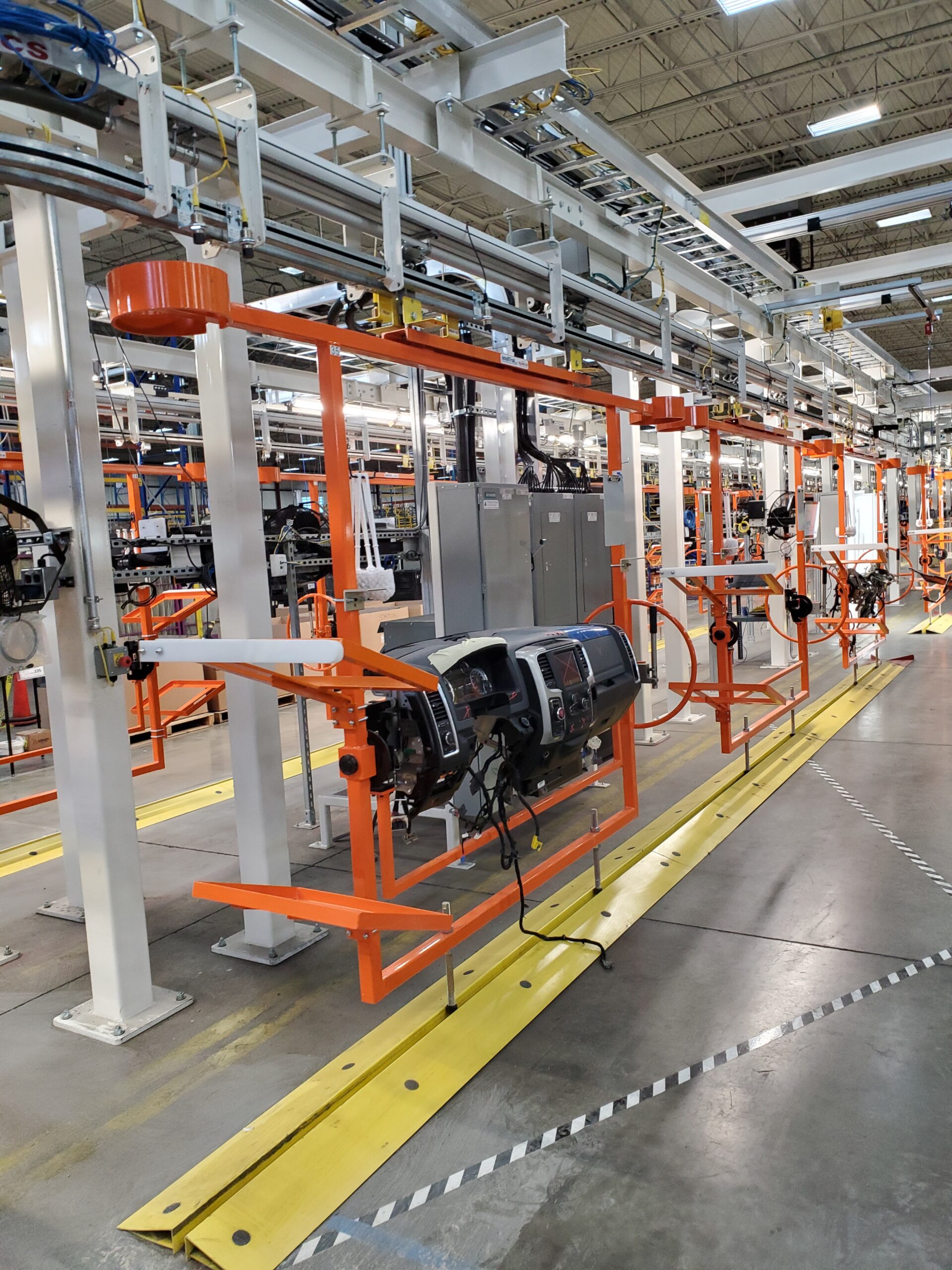 Automotive Instrument Panel Assembly Line - Yanfeng Highland Park - IntelliTrak 500 Series Overhead Conveyor