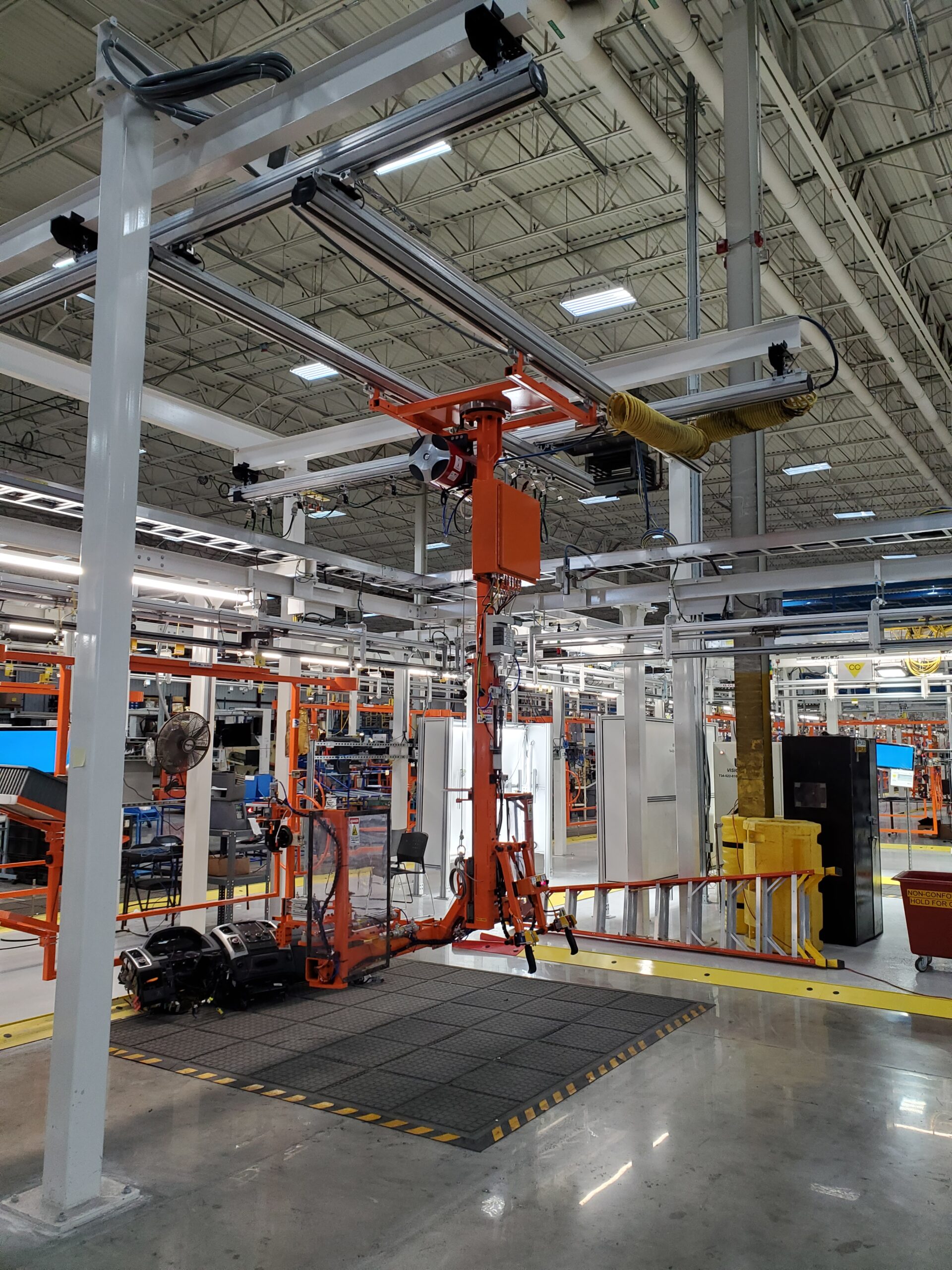 IntelliRail Crane and Tool Rail Solution with IntelliTrak 500 Series Overhead Conveyor