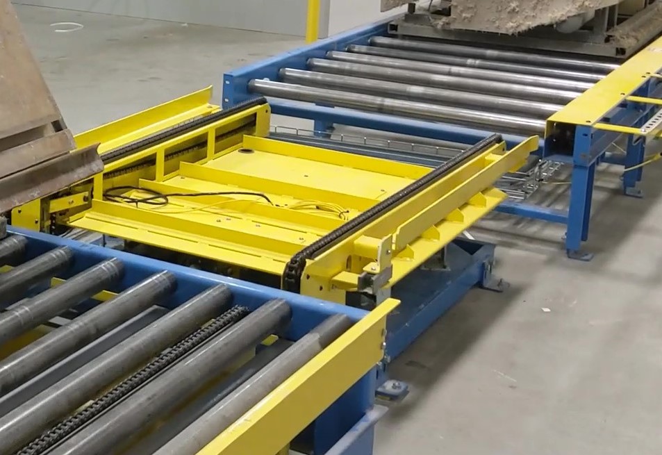 IntelliTrak 500 Series Overhead conveyor with CDLR and turntable